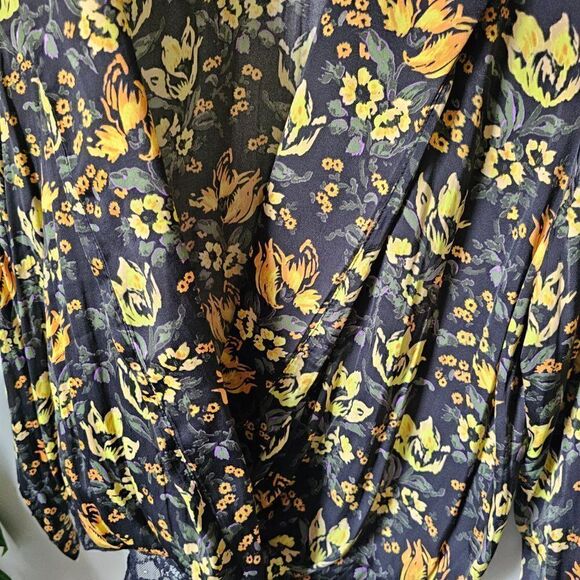 NWOT FREE PEOPLE FLORAL DEEP V SURPLICE LONG SLEEVES BODYSUIT TOP SIZE XS - Picture 4 of 14